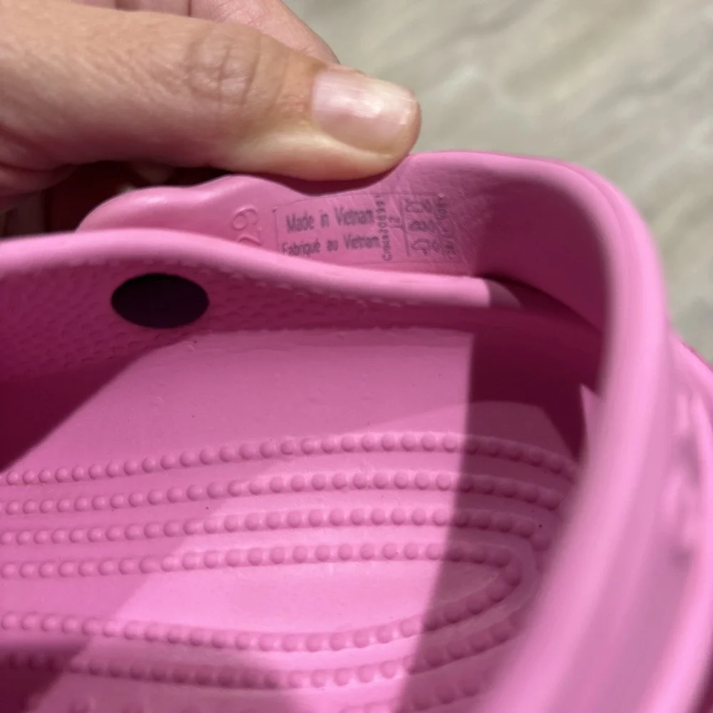 Crocs Kids J2 Pink Classic Clog Barbiecore Lightweight